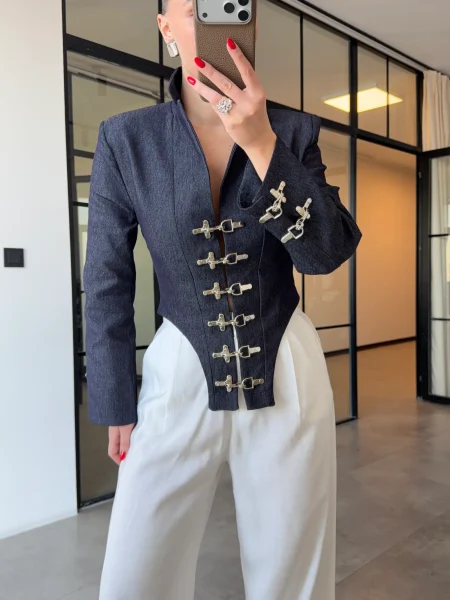 PREMIUM jakna sa metalnim detaljia