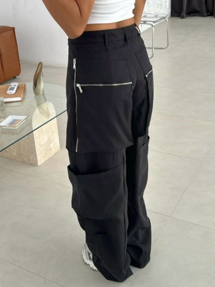 PREMIUM crne cargo pantalone sa visećim džepovima